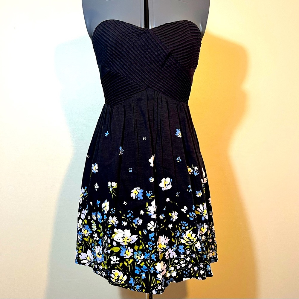 Urban Outfitters Kimchi Blue Strapless Floral Mini Dress Size S